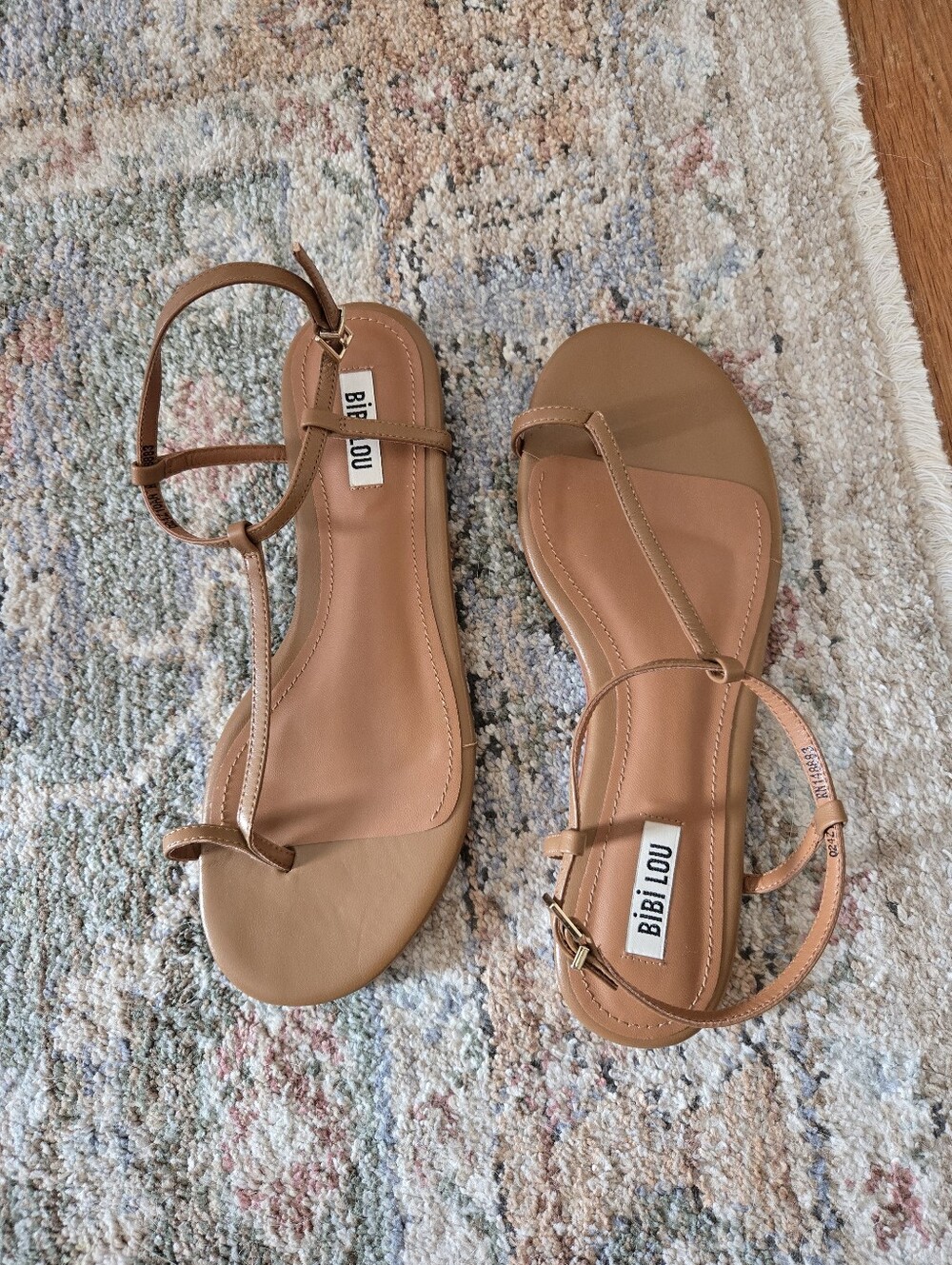 Bibi Lou Tan Leather T-Strap Toe-ring Sandals 39